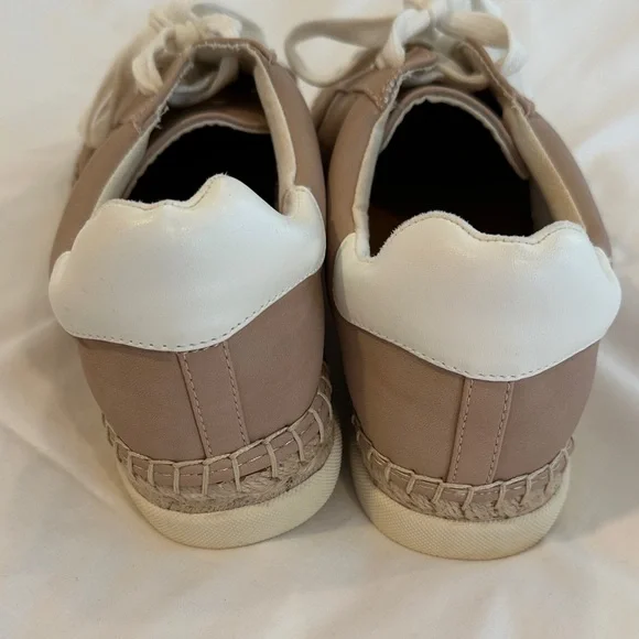 Women's Casual Tan Sneakers - Picture 4 of 6